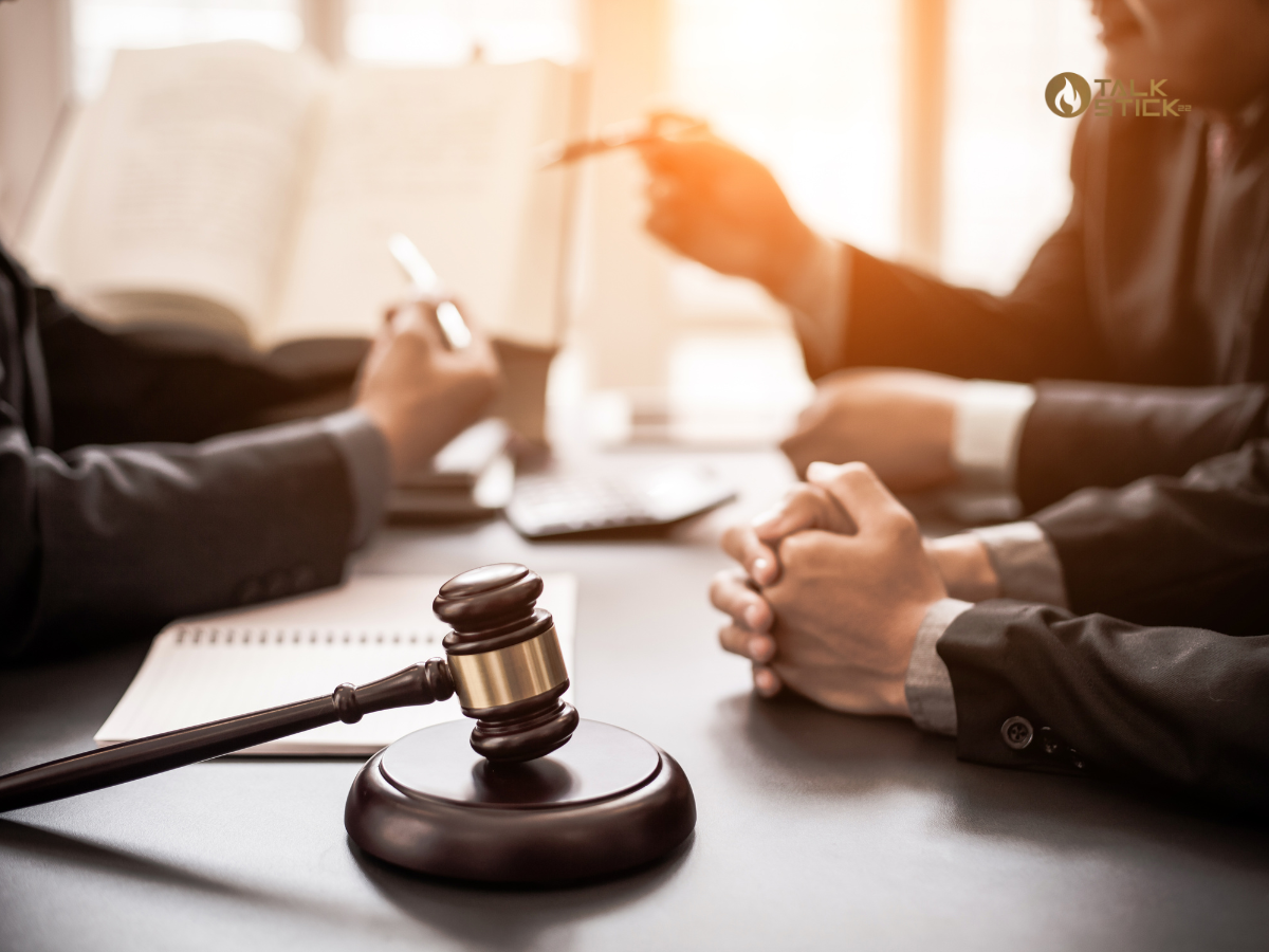 Descubra como a comunicação estratégica pode impulsionar a atuação de advogados. Veja dicas para melhorar clareza, expressividade e escuta ativa na advocacia