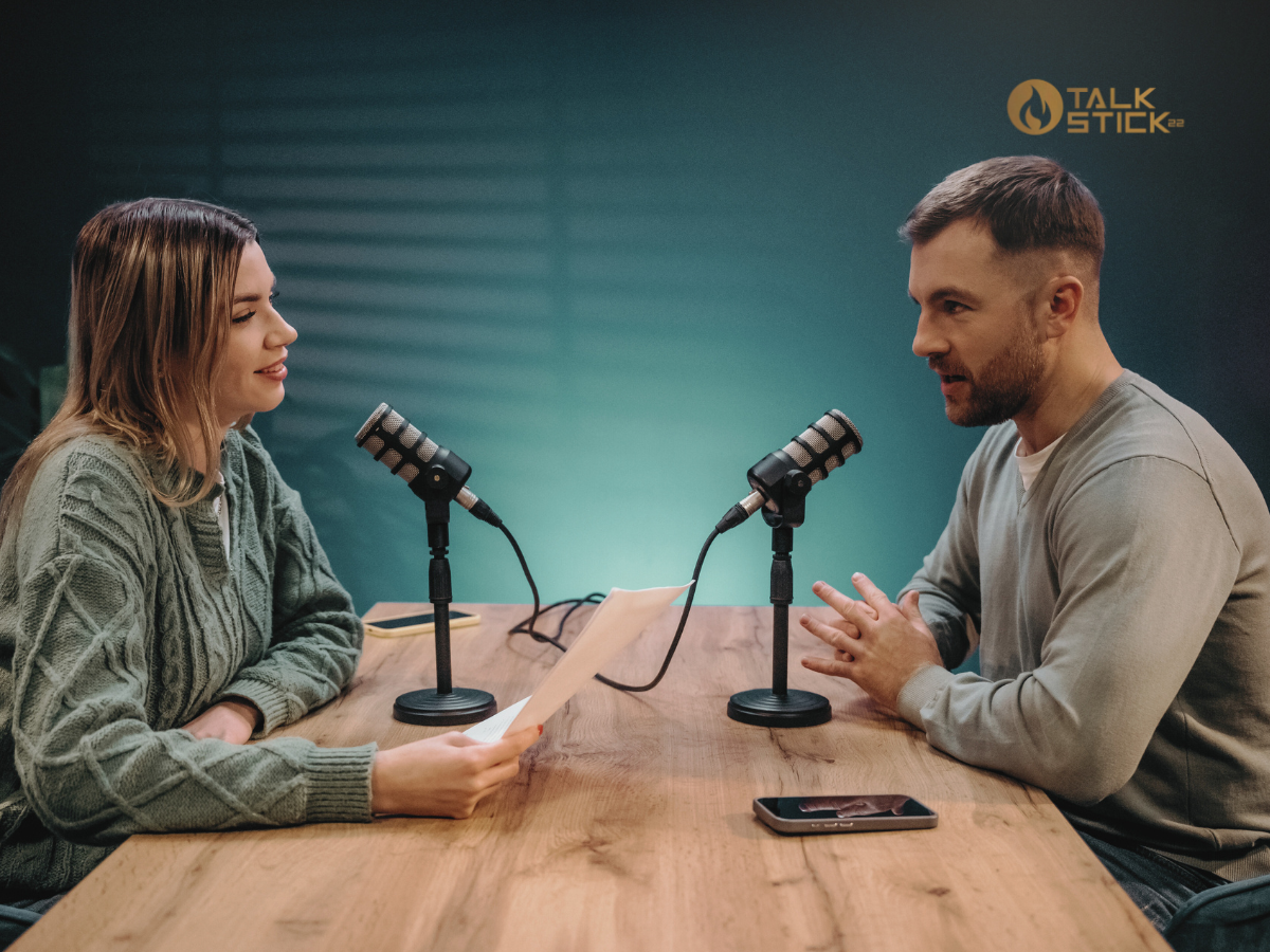 Descubra como se preparar para falar em podcasts com clareza, presença e naturalidade. A Arquitetura da Fala, metodologia de Stella Gullo, mostra como transformar o microfone em palco de impacto.