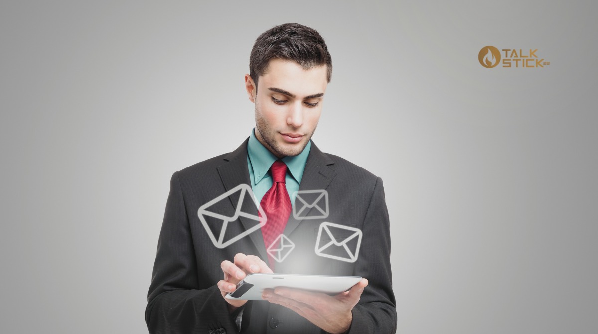 Descubra como a comunicação pode ser a principal aliada dos vendedores para engajar clientes e fechar negócios. Técnicas práticas e o papel da Arquitetura da Fala na construção de uma presença comercial de impacto.