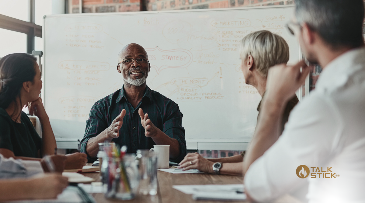 Descubra como a comunicação é o pilar invisível da liderança. Veja como presença, clareza e intenção podem transformar a forma como líderes inspiram, engajam e direcionam equipes.
